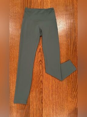 Lululemon Wunder Train High-Rise Ribbed Tight - Size 2